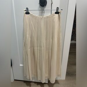 Aritzia T.Babaton Pleated Skirt, Cream, Brand New Without Tags, Size 4.